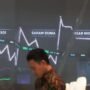 IHSG Membukukan Kenaikan 0,32% ke 6.429; Saham Unggulan LQ45: MDKA, ESSA, dan ISAT, Kamis (17/4)