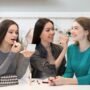 7 Khasiat Rias Wajah di Kantor untuk Memaksimalkan Kepercayaan Diri dan Produktivitas Anda