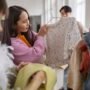 Nostalgia Boleh, Tapi Tinggalkan yang Lain! 7 Item Fashion Lawas Era 80-90an untuk Generasi X Harus Diabaikan