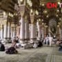 Masjid Nabawi Penuh dengan Jemaah Haji yang Menantikan Rezeki Allah