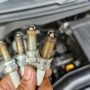 Ingin Tahu Dampaknya? Hindari Penggunaan Busi Palsu pada Mobil Anda!