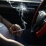 Cara Mudah Hilangkan Bau Rokok di Mobil Tanpa Harus ke Salon!