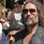 Russell Brand, Mantan Suami Katy Perry, Bantah tuduhan kasus pelecehan di Indonesia