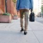 6 Tip Terbaik Memilih Celana Slim Fit untuk Para Pria, Hindari Kesalahan!