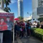 Antusias Warga Sambut Cek Kesehatan Mata Gratis dari Baguna PDIP di Bundaran HI