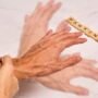 Mengapa Parkinson Mempengaruhi Kesehatan Mental? Penjelasannya